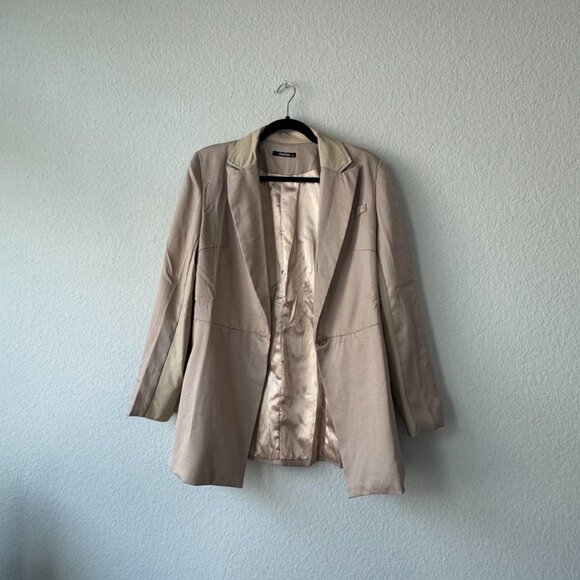 Tan oversized blazer🤎👢 - Picture 4 of 8
